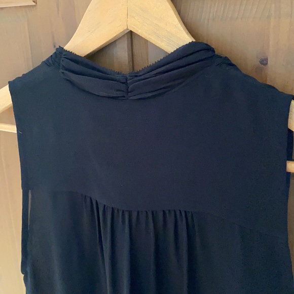 t. babaton silk sleeveless blouse - Picture 5 of 5